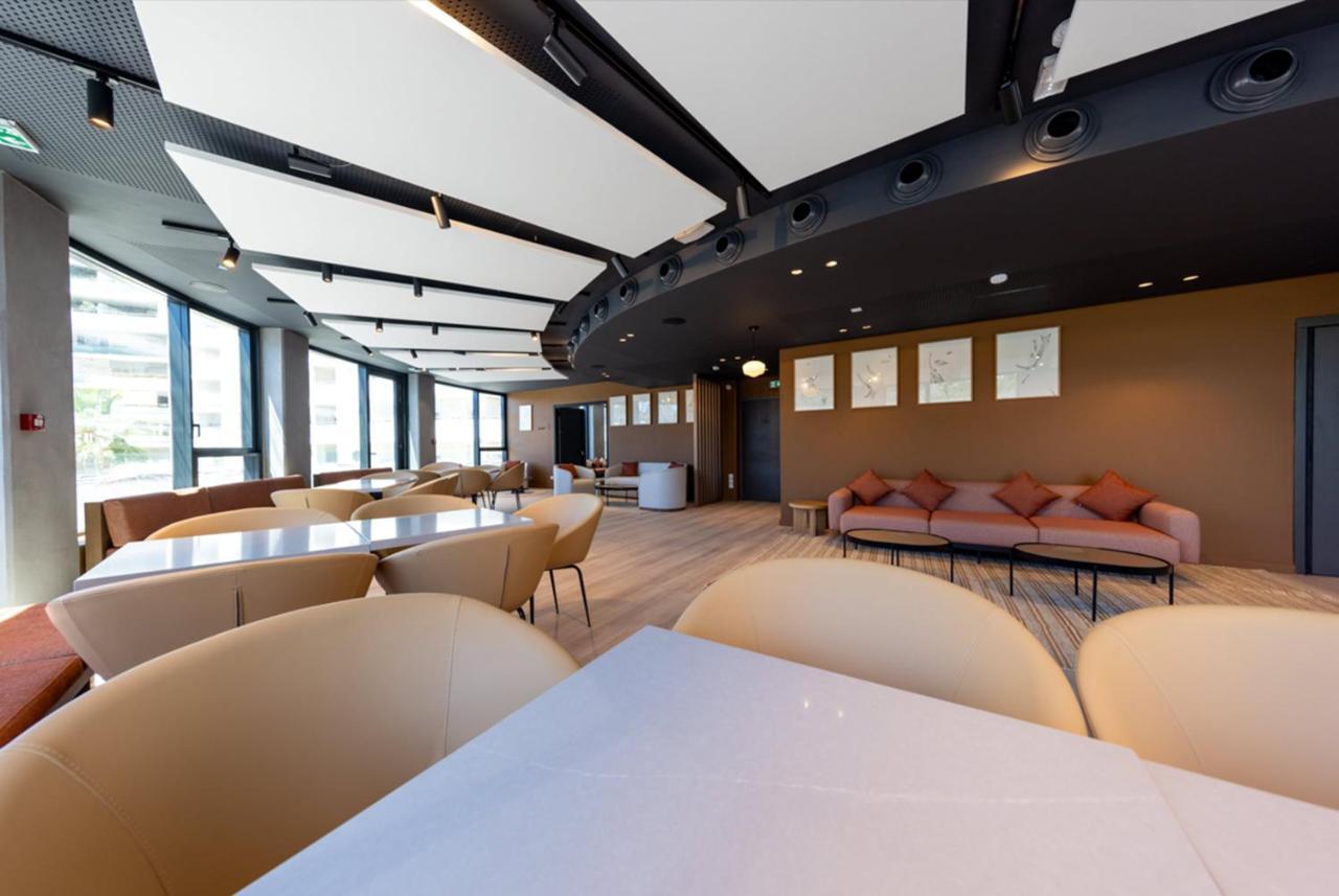 Crowne Plaza - Le Dome Hotel